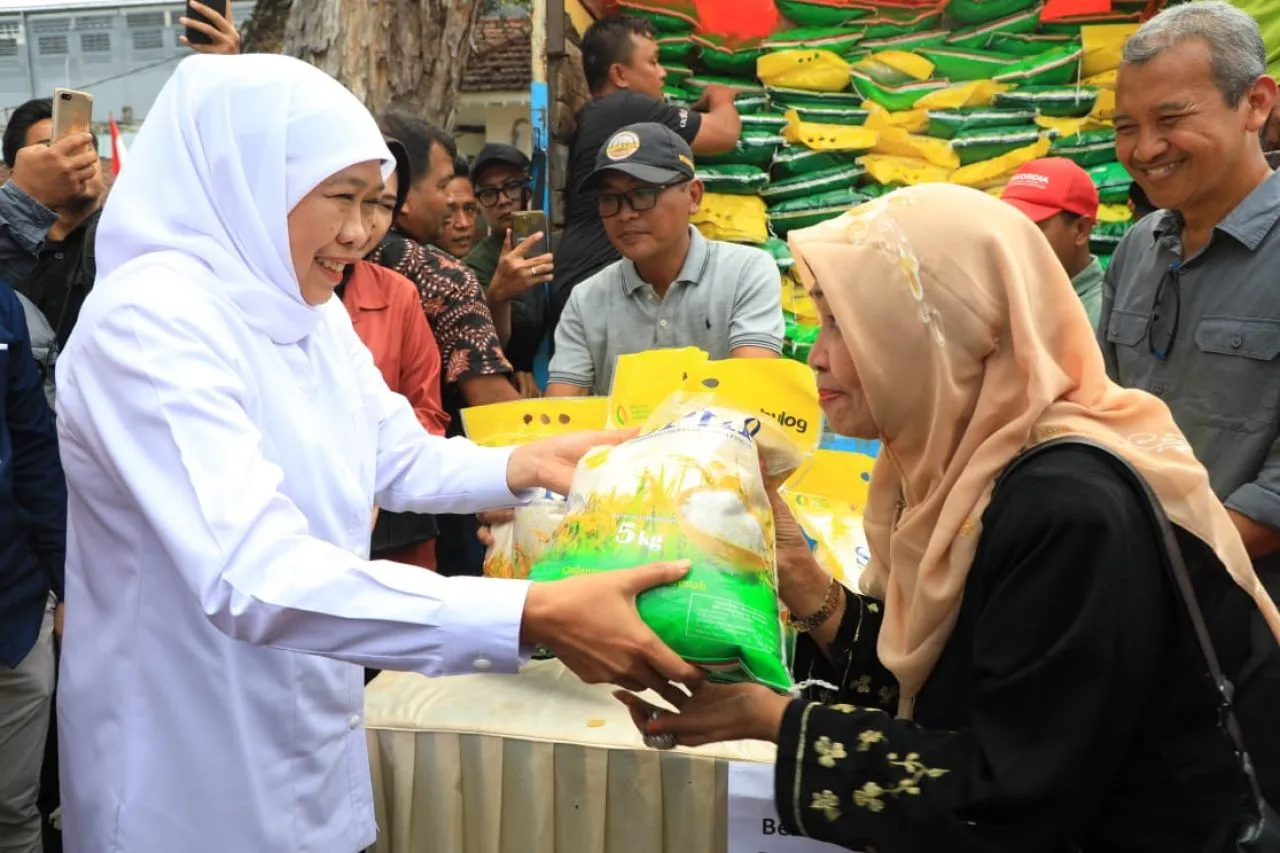 Perkuat Ketahanan Pangan, Gubernur Khofifah Gelar Pasar Murah di Kota Pasuruan