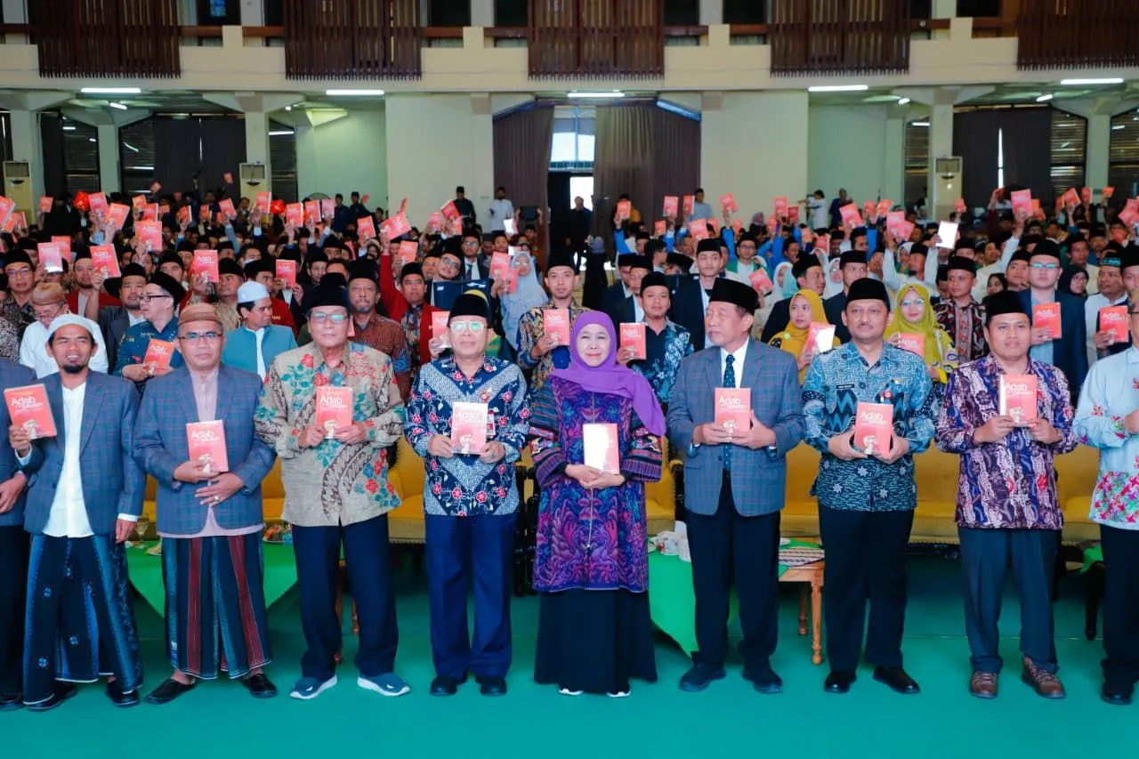 Gubernur Khofifah Tegaskan Beasiswa LPPD Wujud Komitmen Siapkan Generasi Menuju Indonesia Emas 2025
