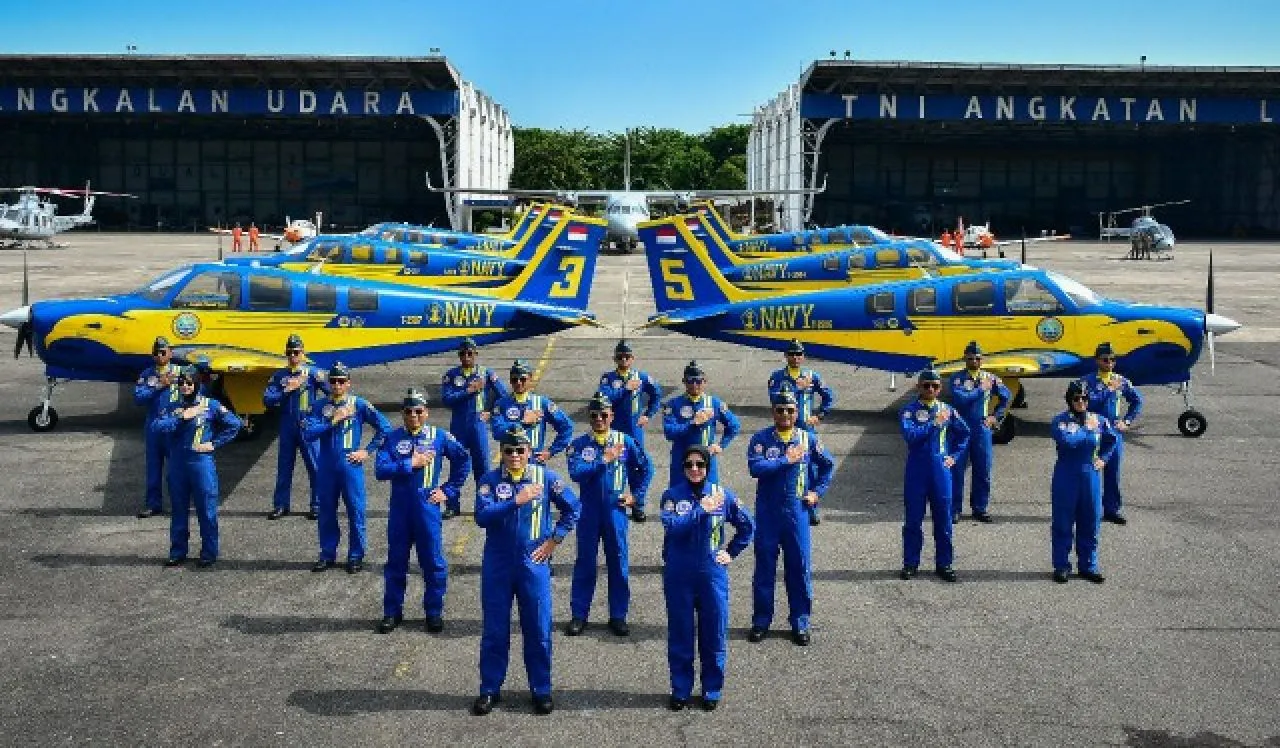 Komandan Puspenerbal Dampingi Kasal Tour Facility di Pangkalan Udara TNl Angkatan Laut Juanda