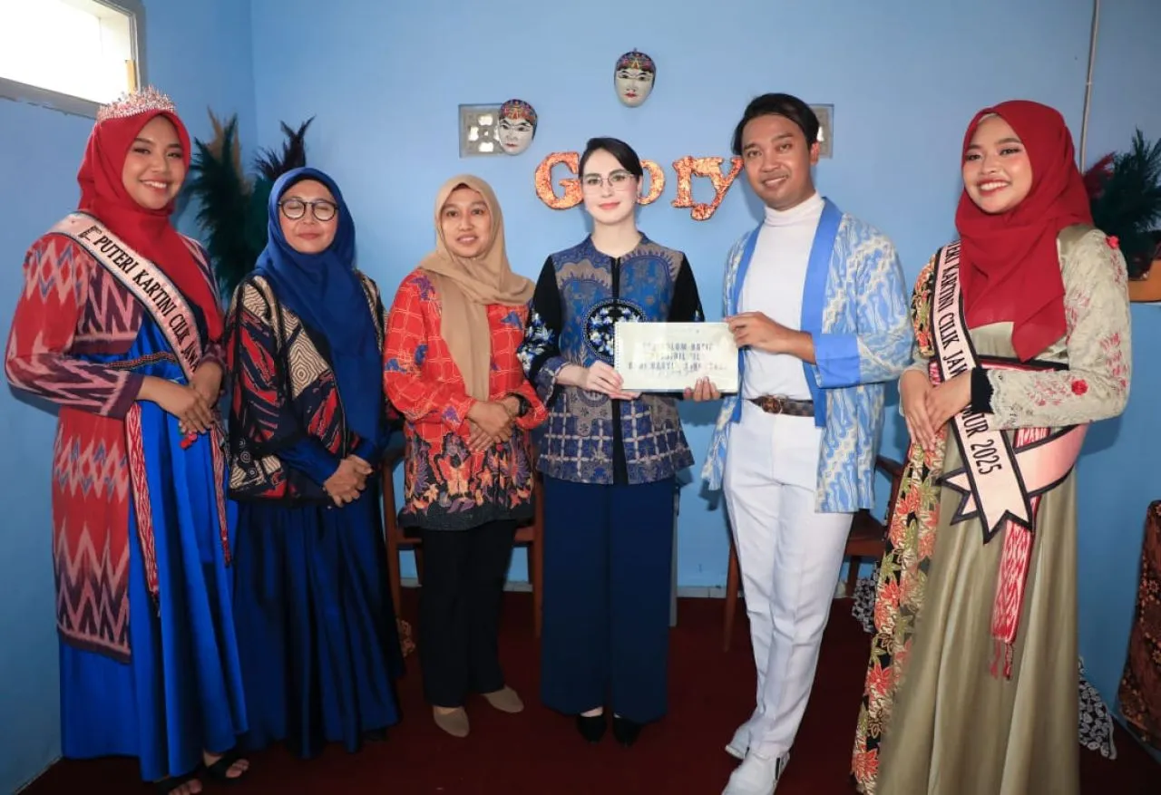 Arumi Bachsin Resmikan Glory of Batik Gallery dan Luncurkan Kurikulum Batik