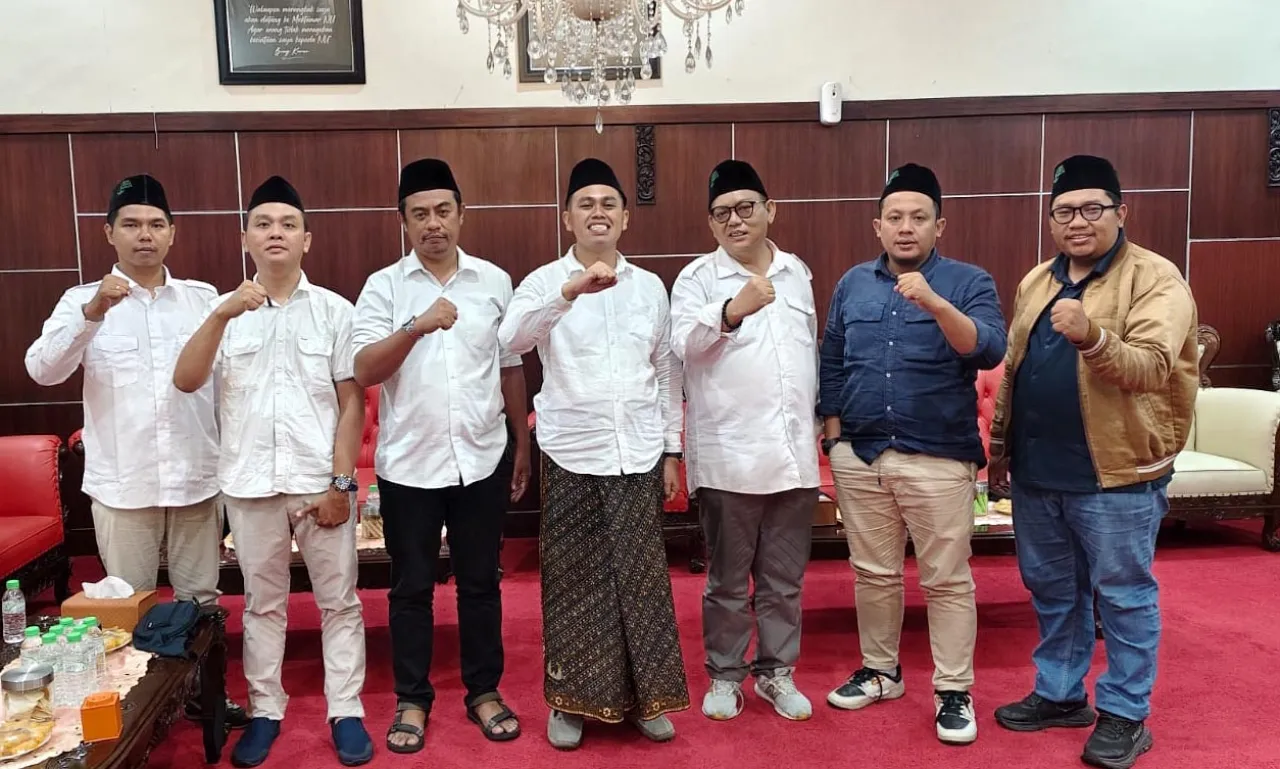 FJN Nobatkan Mas Ibin Tokoh Muda Nahdliyin Inspiratif, Jadi Motivasi Santri!