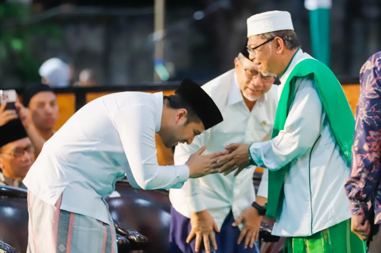 Wagub Emil Hadiri Puncak Peringatan 2 Abad Ponpes Tambakberas Jombang