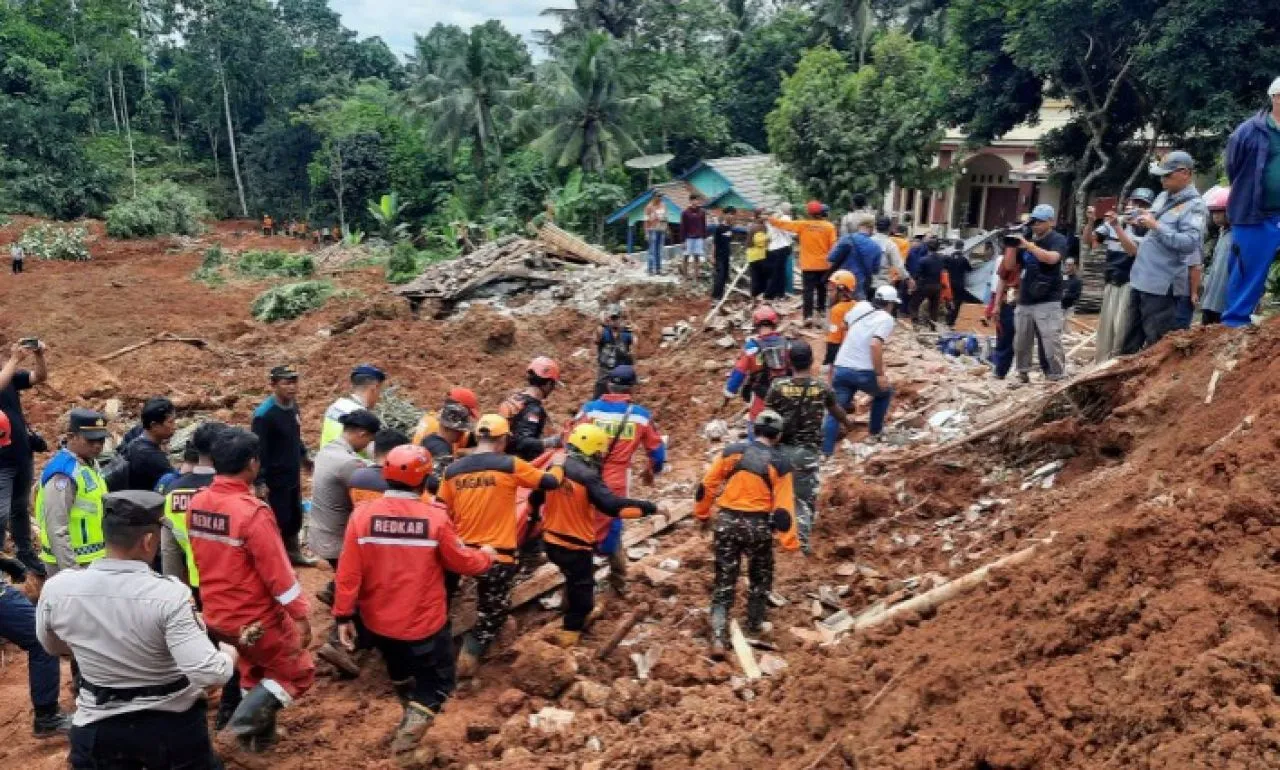 BNPB Turunkan Dukungan Darurat ke Lokasi Bencana Longsor di Cilacap