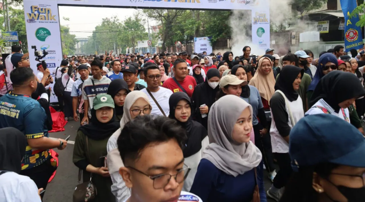 Karang Taruna Fun Walk 2025: Ribuan Warga Padati Balai Kota, Wali Kota Eri Cahyadi Ikut Melangkah Bersama