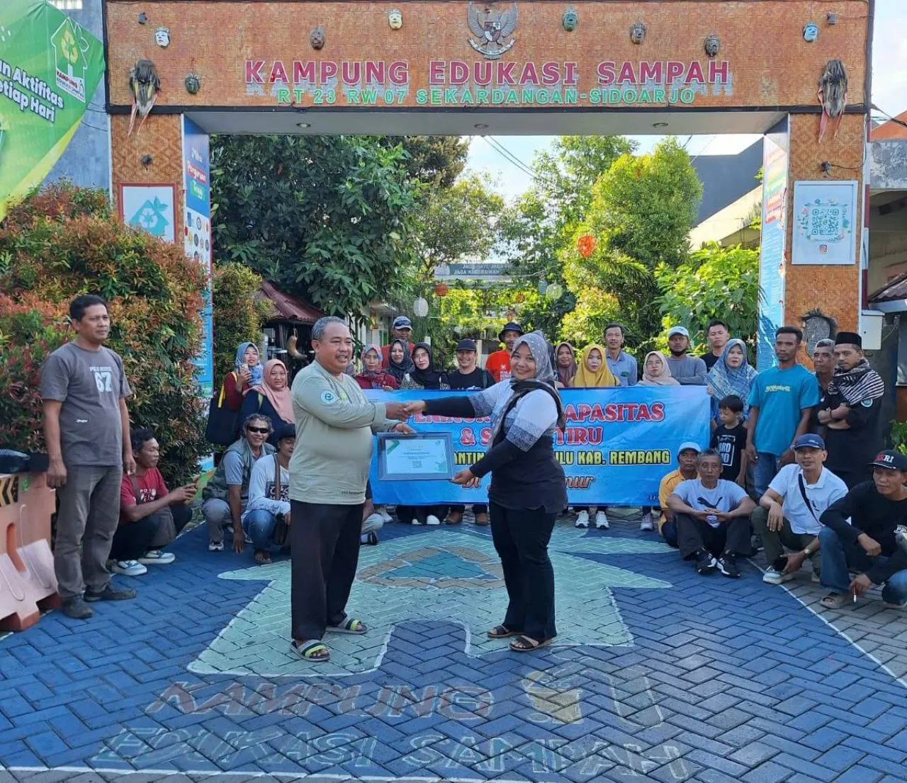 Pemdes Mantingan Rembang Belajar ke Kampung Edukasi Sampah Sidoarjo