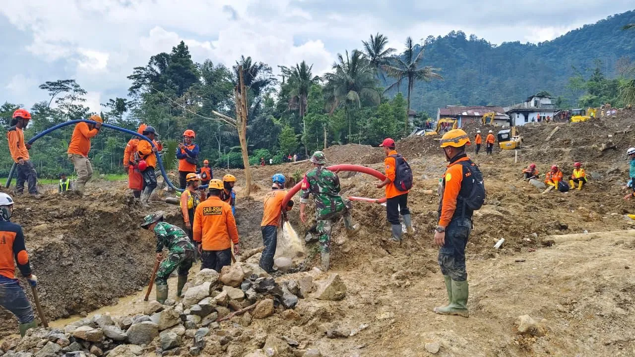Longsor Banjarnegara: Dua Korban Meninggal Dunia Ditemukan