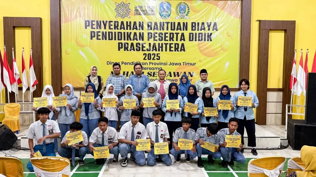 Cair! 2.857 Siswa Kediri Terima Beasiswa, Cak Hadi: Jangan Buat Tahun Baruan