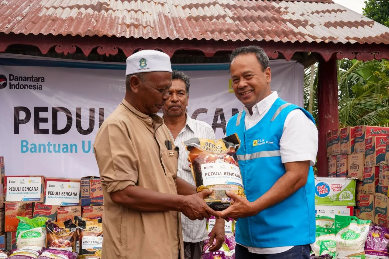 PLN Nusantara Power Salurkan Bantuan untuk Korban Banjir dan Longsor di Aceh