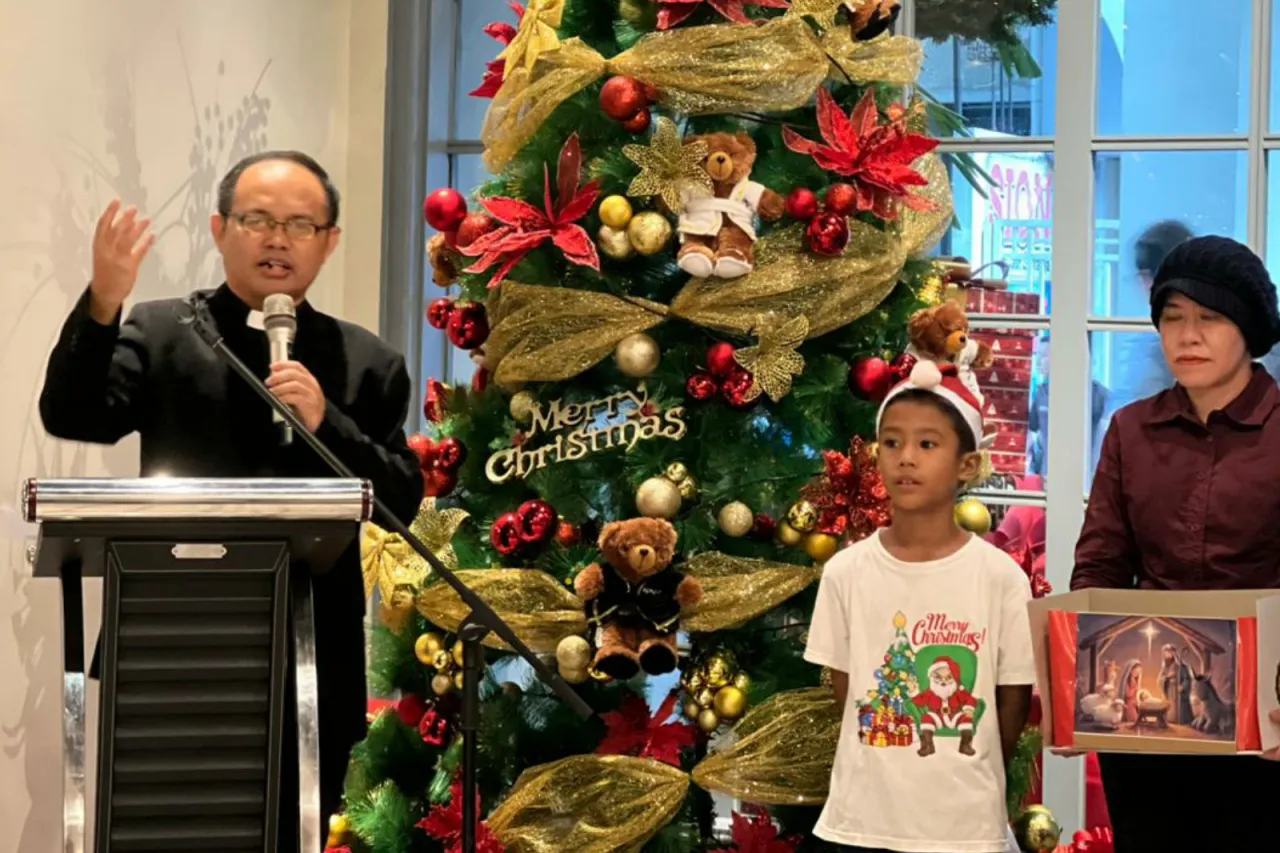 Gemerlap Harapan di Kokoon Hotel: Tree Lighting Ceremony Bersama Anak LKSA Immanuel