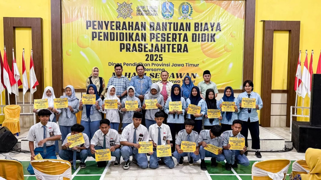 Cair! 2.857 Siswa Kediri Terima Beasiswa, Cak Hadi: Jangan Buat Tahun Baruan