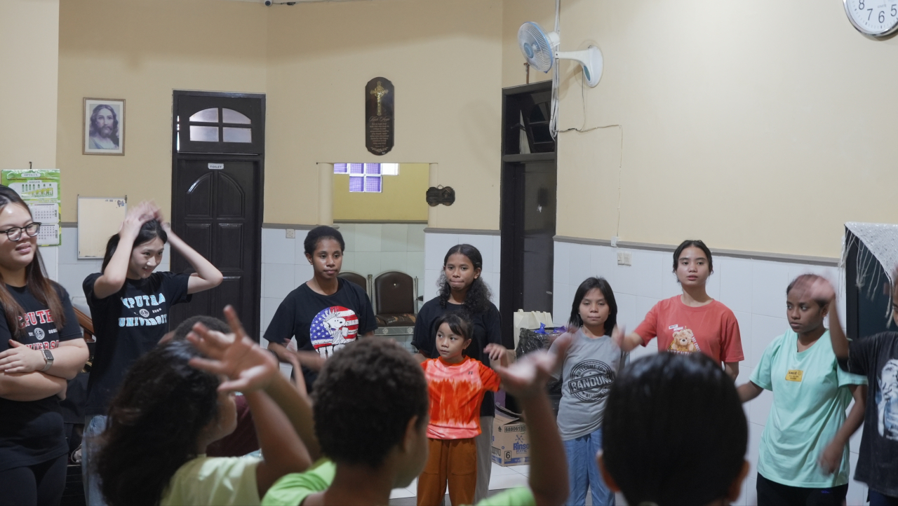 Dosen FIKOM UC Apresiasi Pengabdian Masyarakat Mahasiswa: Pembelajaran Sosial yang Sesungguhnya