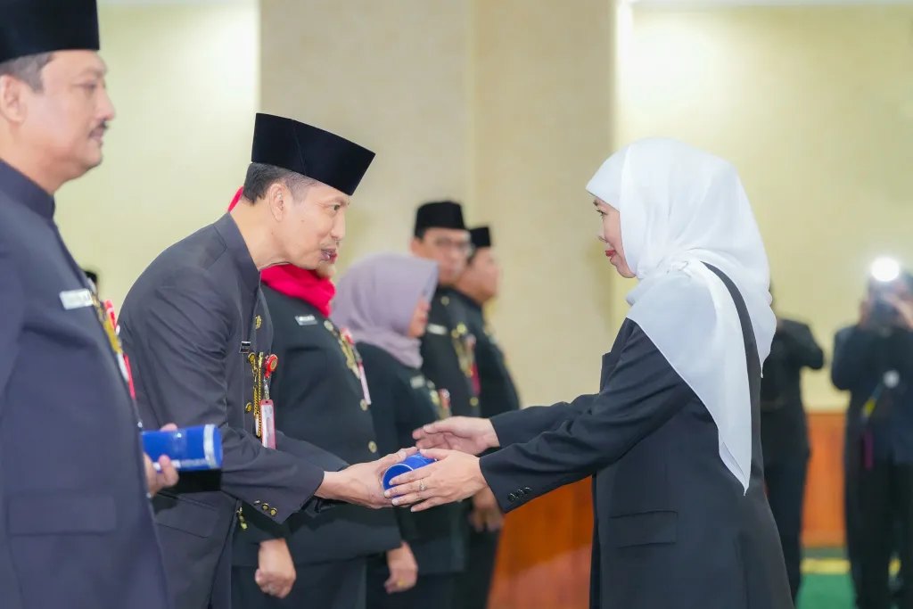Gubernur Khofifah Rotasi Tujuh Pejabat Pimpinan Tinggi Pratama di Pemprov Jatim 