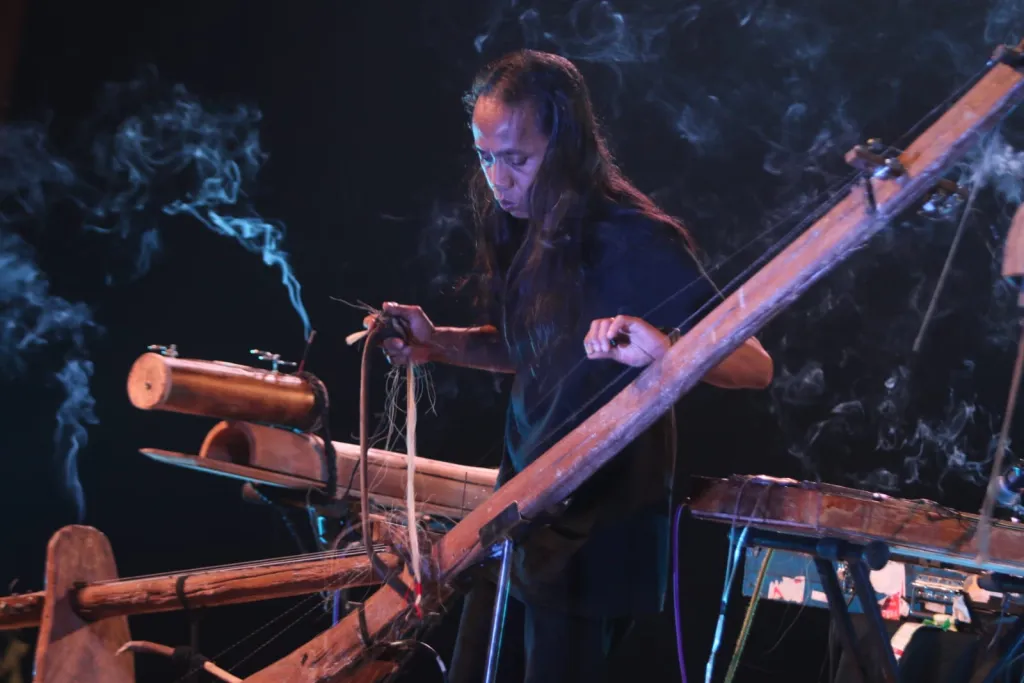 Teater Api Indonesia Gelar Musik Wukir Suryadi, Luhur: Tanda Bahaya Dibunyikan, Keseimbangan Alam Terkoyak
