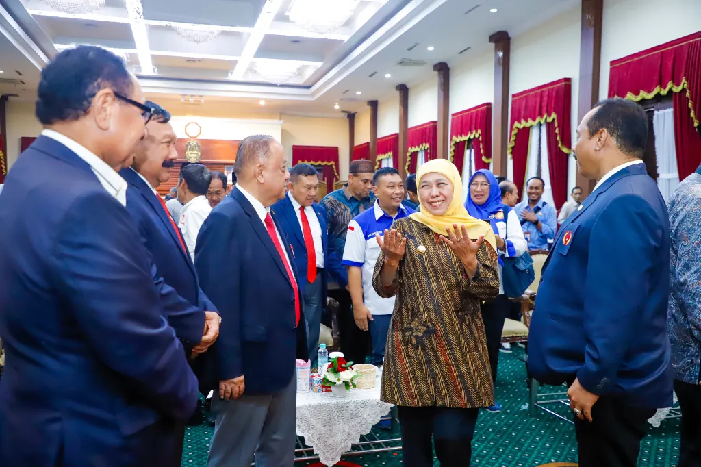 Gubernur Khofifah Lantik KONI Jatim 2025–2029, Dorong Terapkan Sports Science dan Sinergi Hadapi PON 2028