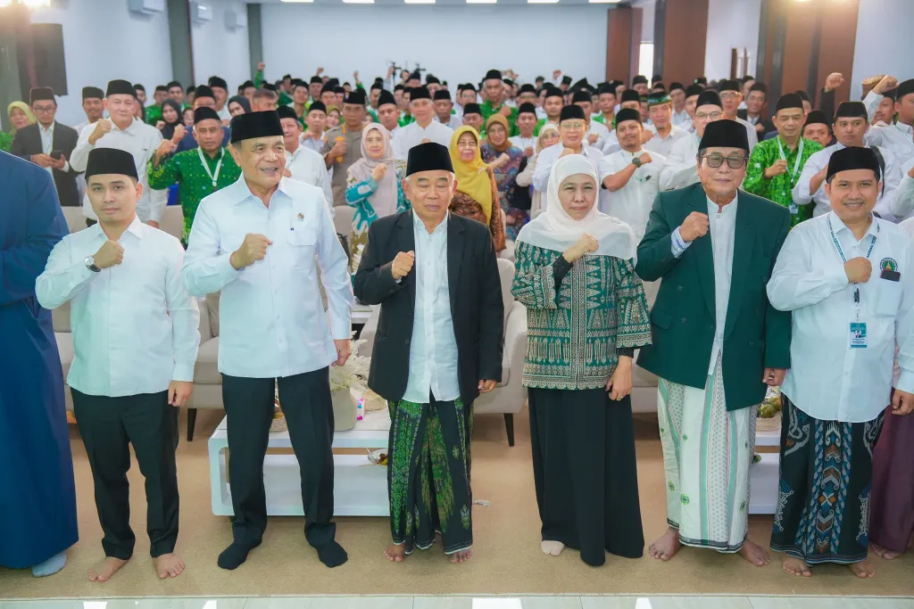 Gubernur Khofifah Hadiri Rakernas Pergunu dan JKSN Dampingi Menko Polkam: Rumah Besar Kyai Santri Penyejuk Bangsa