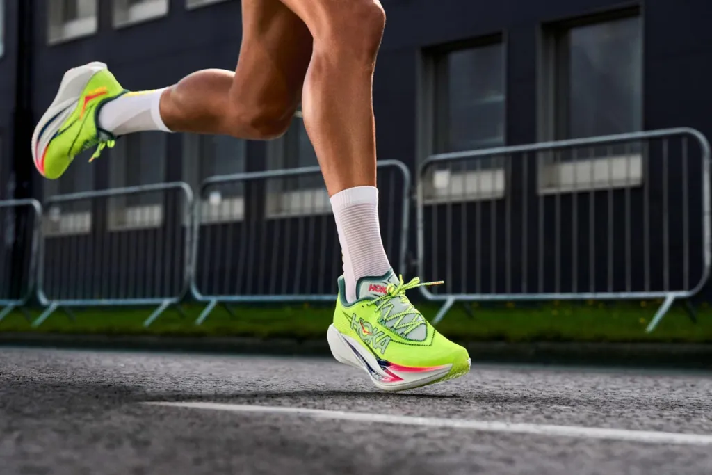 HOKA Rilis CIELO X1 3.0 di Indonesia, Sepatu Balap Teringan untuk Rekor Baru