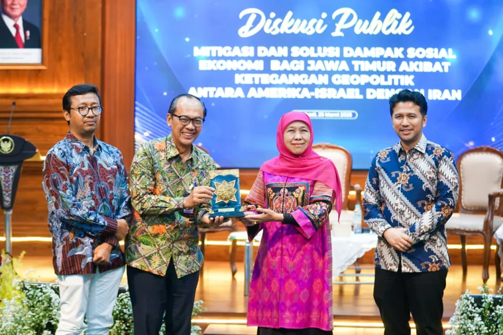 Gubernur Khofifah Diskusi Publik Bersama Bupati/Wali Kota se-Jatim