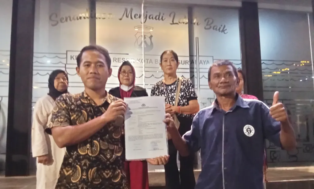 Warga Jalan Pakis Surabaya Kompak Laporkan Tower BTS Milik TBG ke Polrestabes Surabaya 