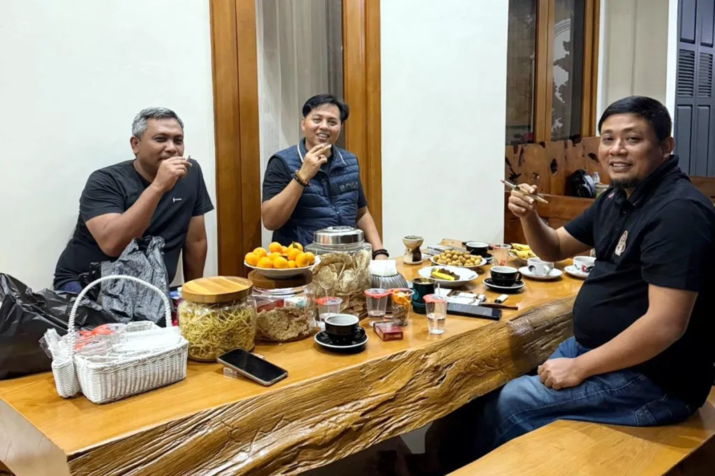 Gus Lilur Bidik 9 Negara Asia, Rokok Madura Siap Tembus Eropa