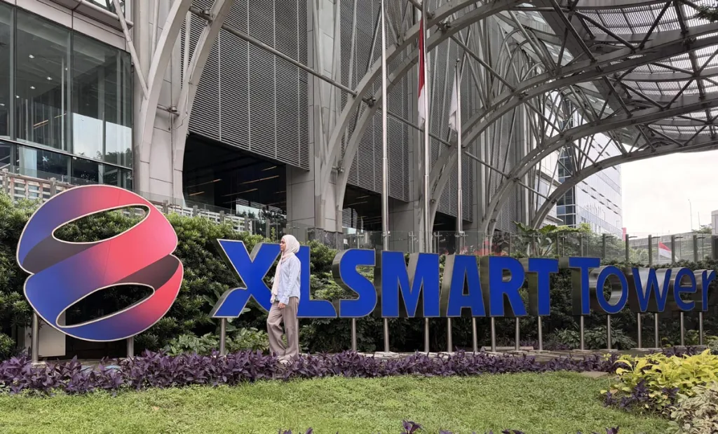 Pasca Merger, XLSMART Kantongi Rating 2 Sustainable Fitch Berkat ESG Kuat
