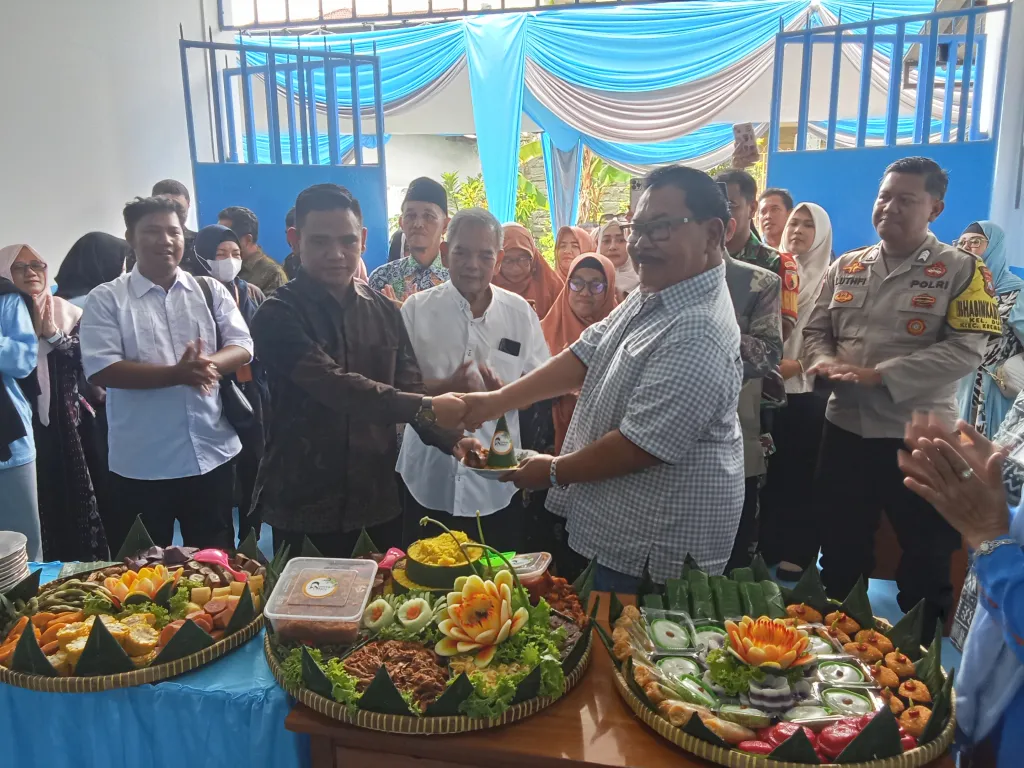 SPPG Yayasan Darul Ibad An Nabawi di Jalan Bangunsari Surabaya Resmi Dibuka, 50 Relawan Turut Mengabdi 