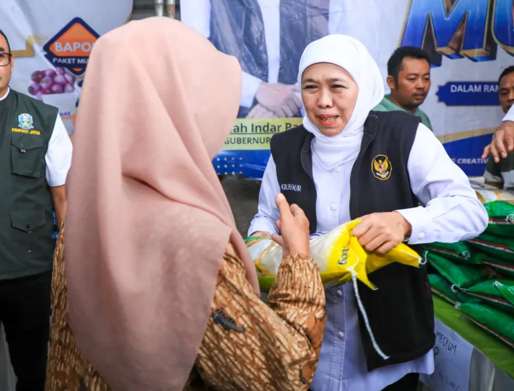 Gubernur Khofifah Gelar Pasar Murah di Sedatiagung Sidoarjo, Jurus Jaga Stabilitas Harga dan Lindungi Daya Beli