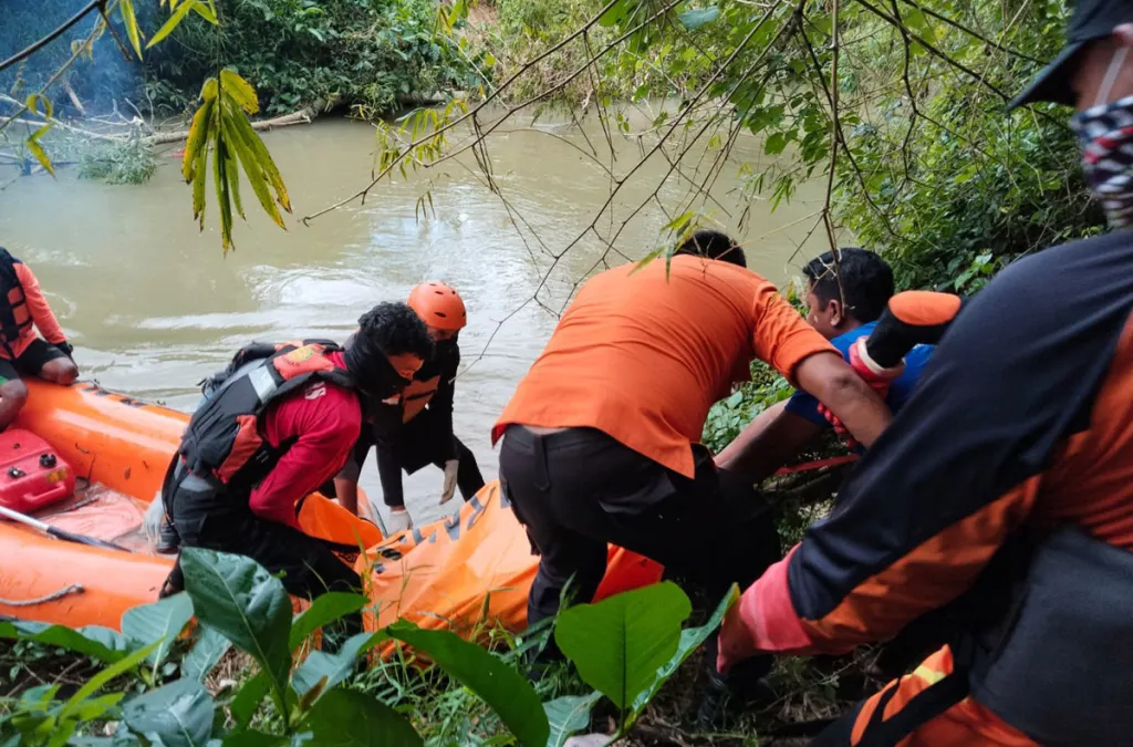 Tragedi Sungai Tunjung, Ibu dan Anak Ditemukan Tewas Usai Dua Hari Pencarian