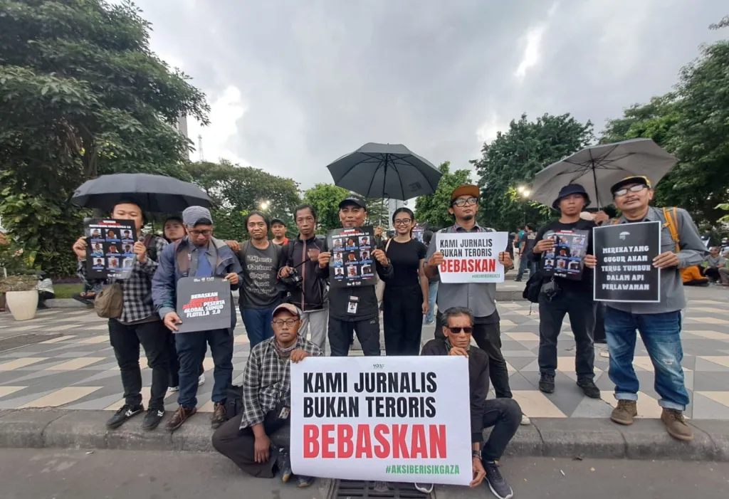 Komunitas Pers Surabaya Gelar Aksi Solidaritas di Taman Apsari Surabaya