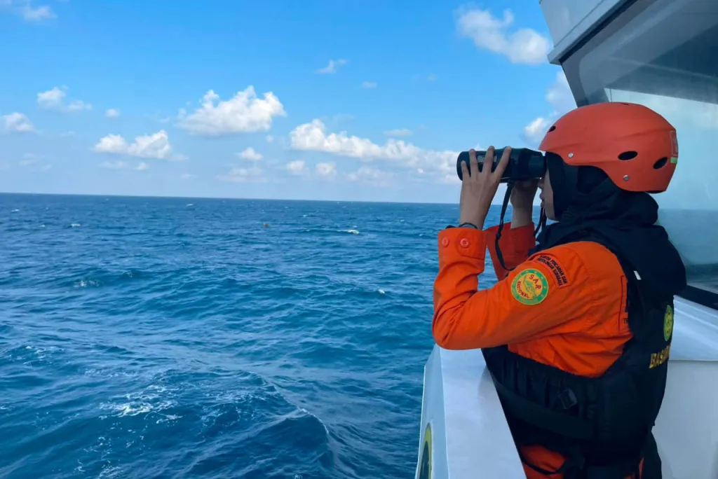 Basarnas Lanjutkan Operasi SAR KMN Fatma Jaya 1 di Bawean