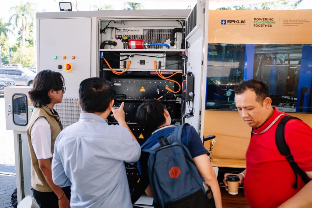 Sukses Besar, Indonesia Energy Week Surabaya Sasar Pasar Timur