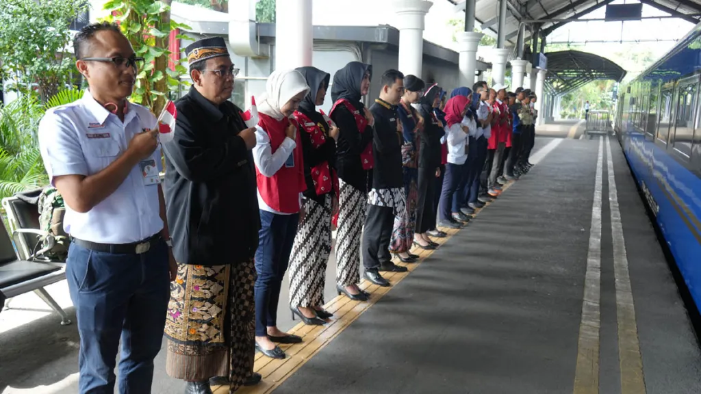 KAI Daop 8 Hadirkan Promo dan Semarak Kemerdekaan di Stasiun