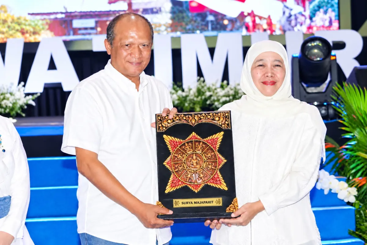 Gubernur Khofifah Hadiri Kenal Pamit Kapolda Jatim
