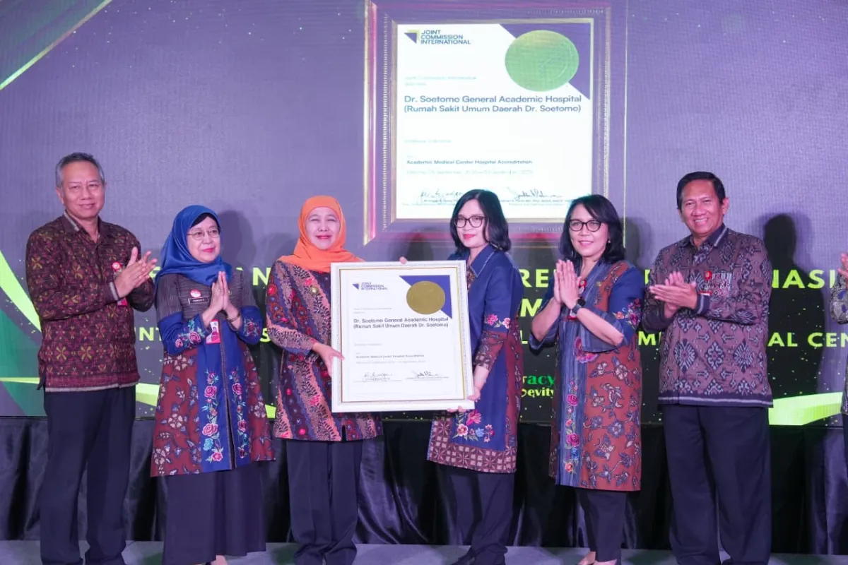 Gubernur Khofifah Apresiasi RSUD Dr. Soetomo Raih Akreditasi JCI Tiga Kali Berturut-turut