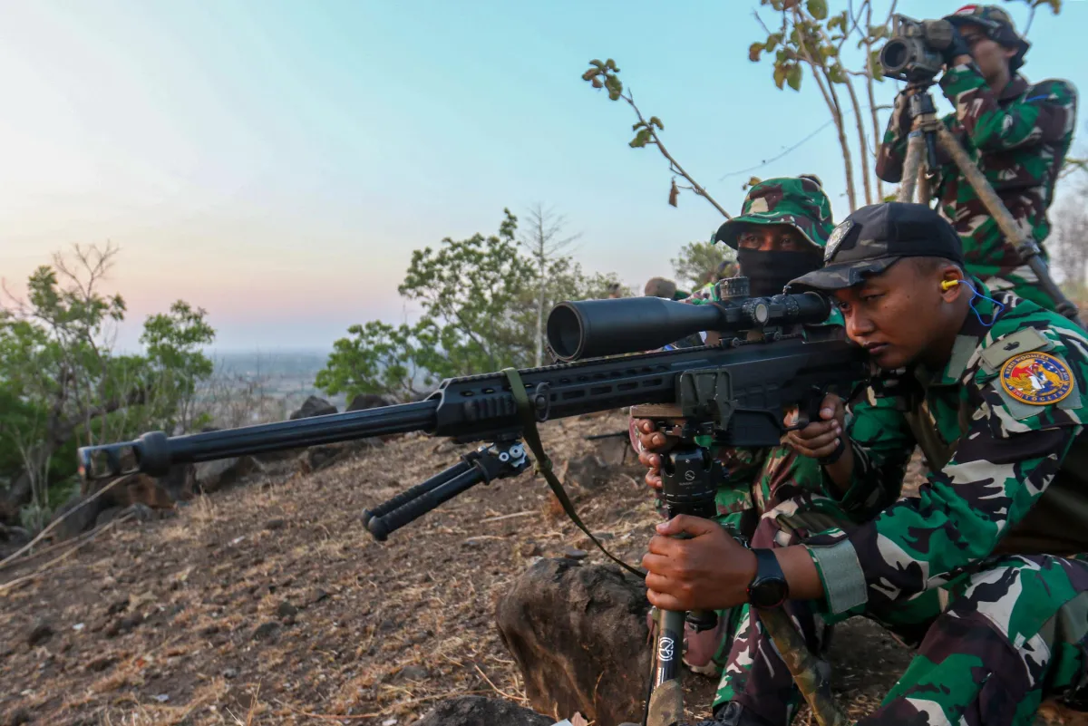 Asah Naluri Tempur, Prajurit Marinir Indonesia Gempur Sasaran dengan Senbanif di Latgabma Keris Woomera 2026