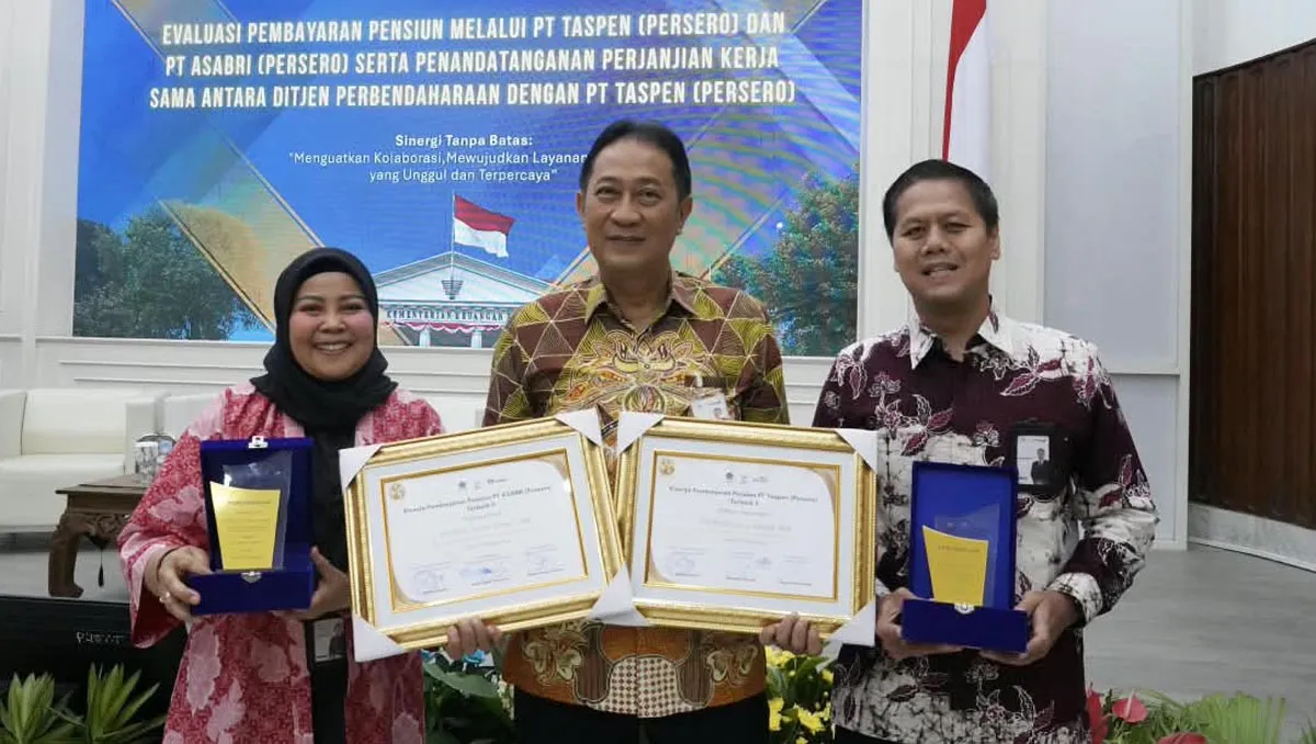 Bank Jatim Raih Tiga Penghargaan, Perkuat Kinerja Bisnis dan Kualitas Layanan