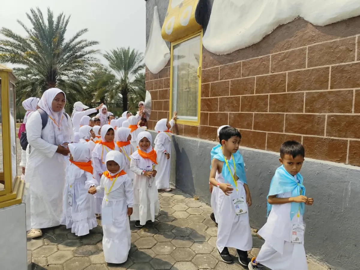 IGPAUD Muslimat NU Jabon Kenalkan Tata Cara Ibadah Haji kepada Taman Kanak-kanak