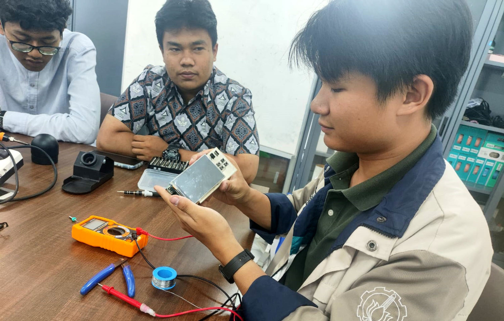 Mahasiswa ITS Kembangkan Alat Deteksi TBC Berbasis Suara Batuk