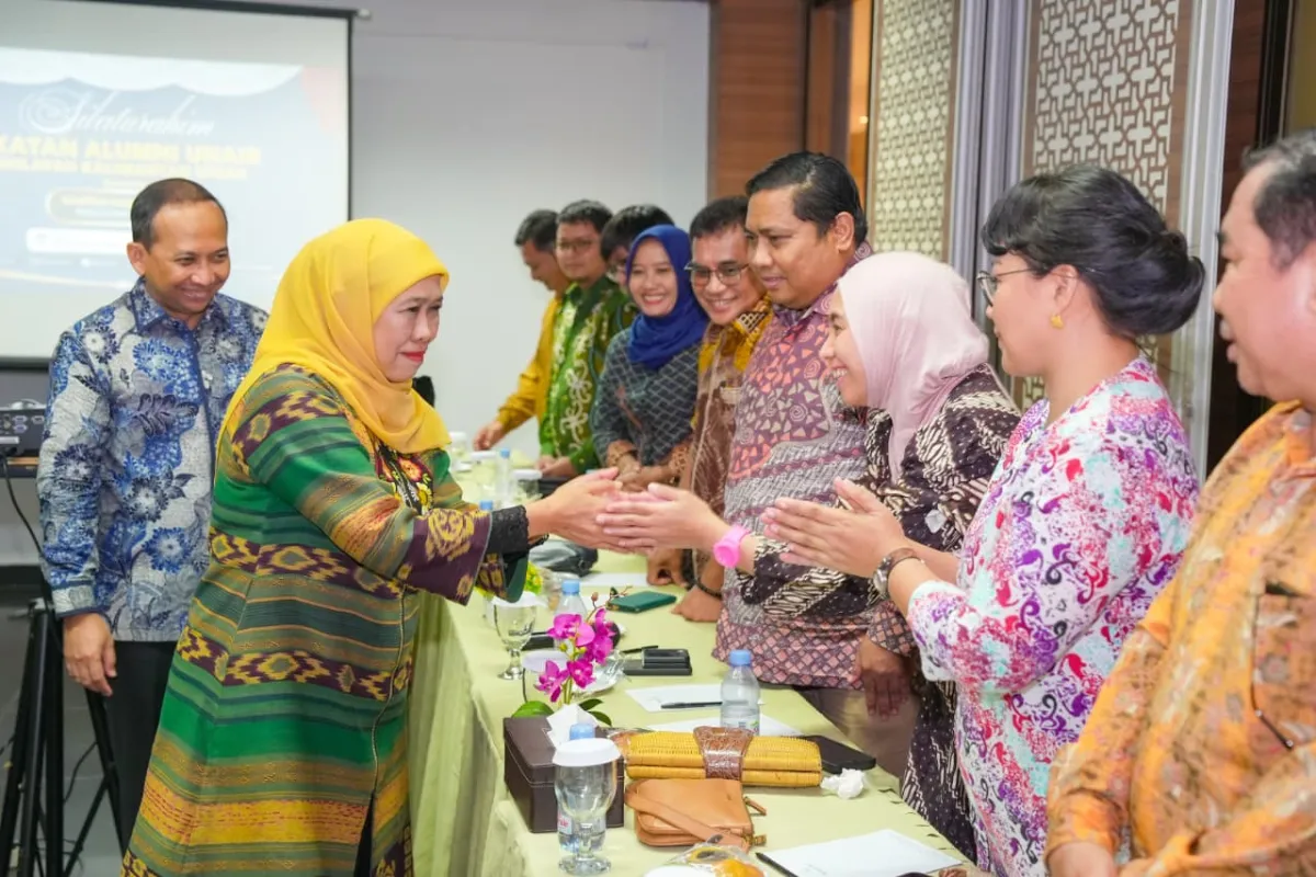 Khofifah Ajak IKA UNAIR Kaltara Perkuat Kolaborasi Jatim–Kaltara di Pendidikan, Peternakan, dan SDM
