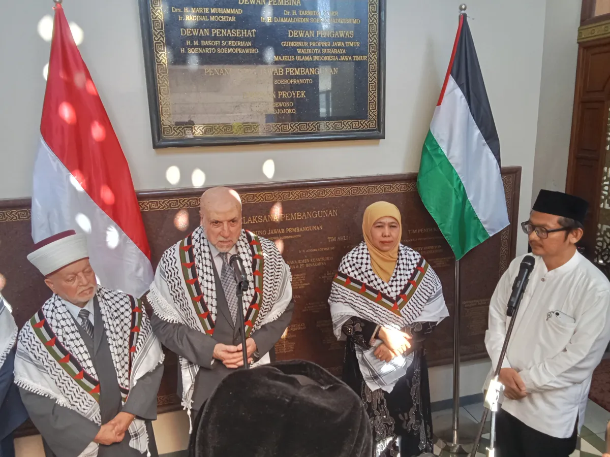 Gubernur Khofifah Sambut Tokoh Palestina di Masjid Al-Akbar, Perkuat Persaudaraan dan Kerja Sama