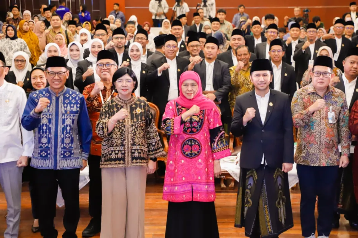 Gubernur Khofifah Hadiri Pelantikan Emil sebagai Ketua Umum MES Jatim 2026–2031