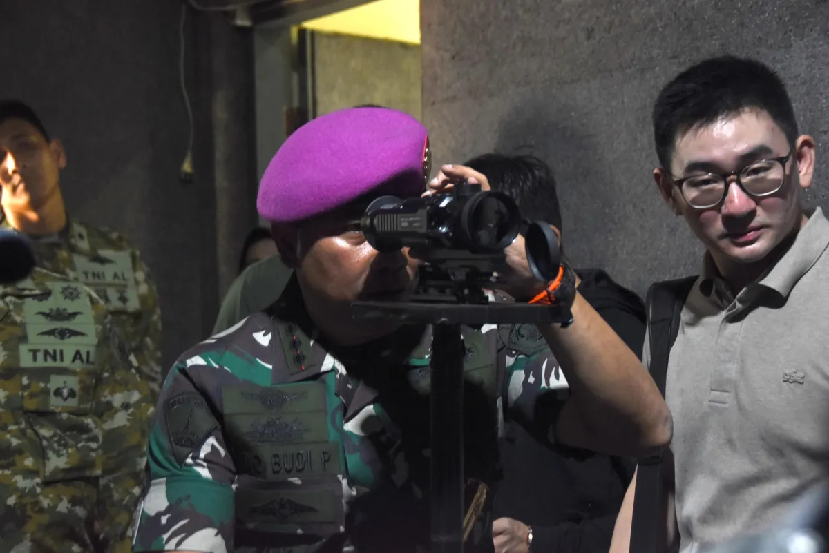 Danbrigif 2 Marinir Uji Langsung Thermal Weapon Sight Buatan Ceko
