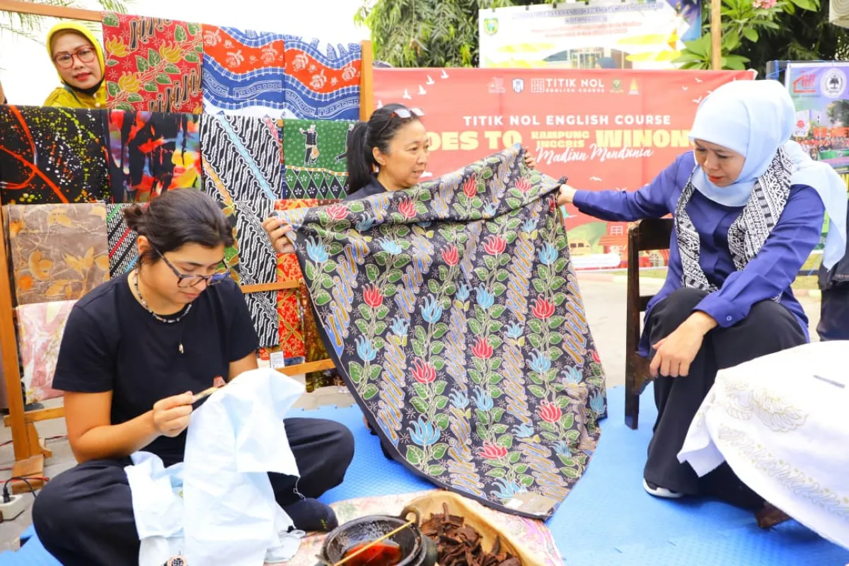 Gubernur Khofifah Ajak Masyarakat Lestarikan Batik dan Perkuat Kesejahteraan Perajin