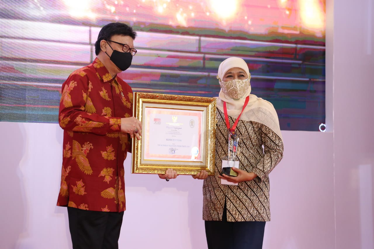 Gubernur Khofifah Dapat Penghargaan Inovasi Pelayanan Publik