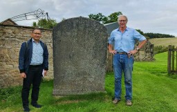 Gubernur Khofifah Upayakan Repatriasi Prasasti Sangguran ke Indonesia