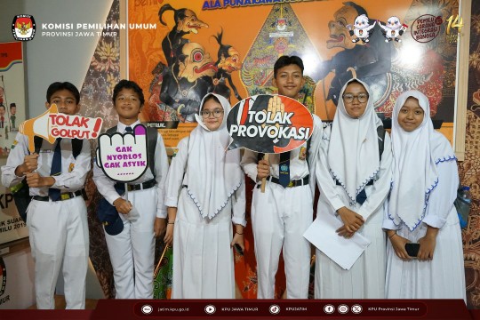 KPU Jatim Terima Kunjungan SMPN 2 Waru