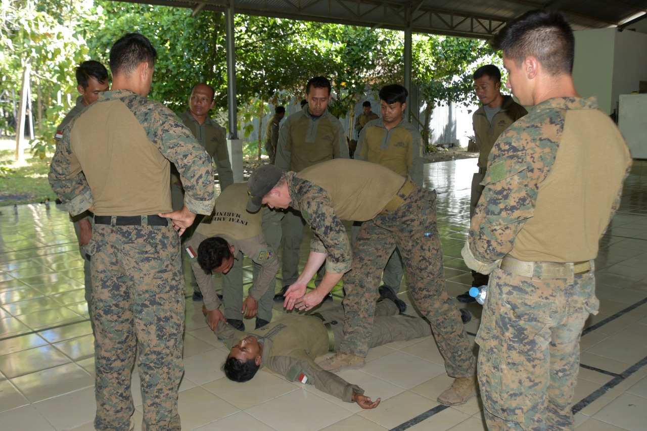 Kompak, Marinir Indonesia dan Amerika Pelajari Pengetahuan Kesehatan 